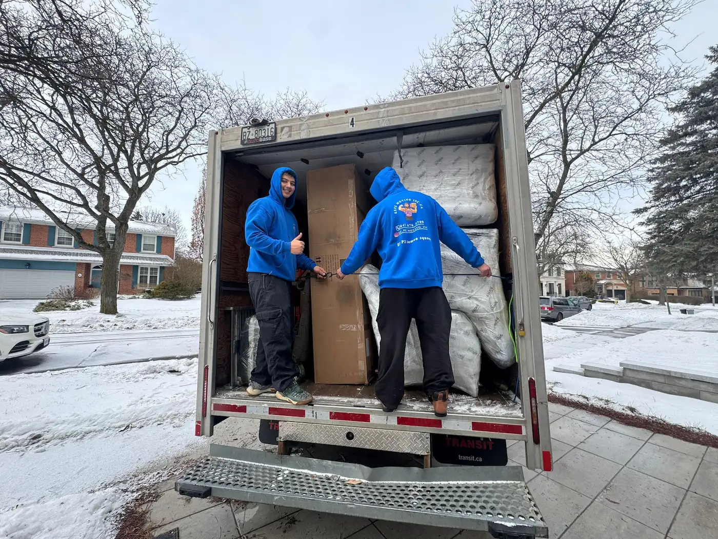 packing services toronto professional movers packing boxes and protecting household items