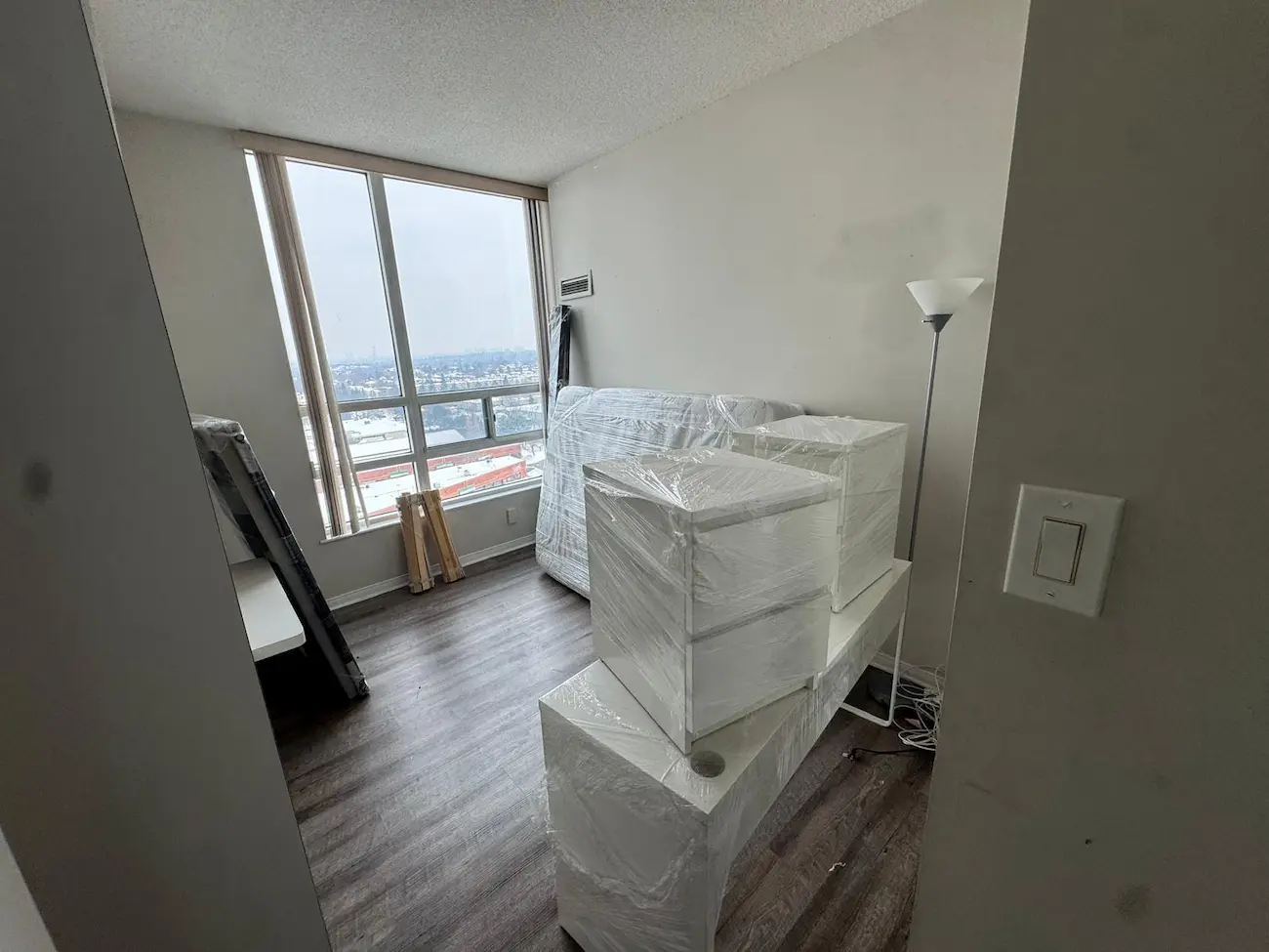 Room-by-room residential moving support in North York with furniture placement